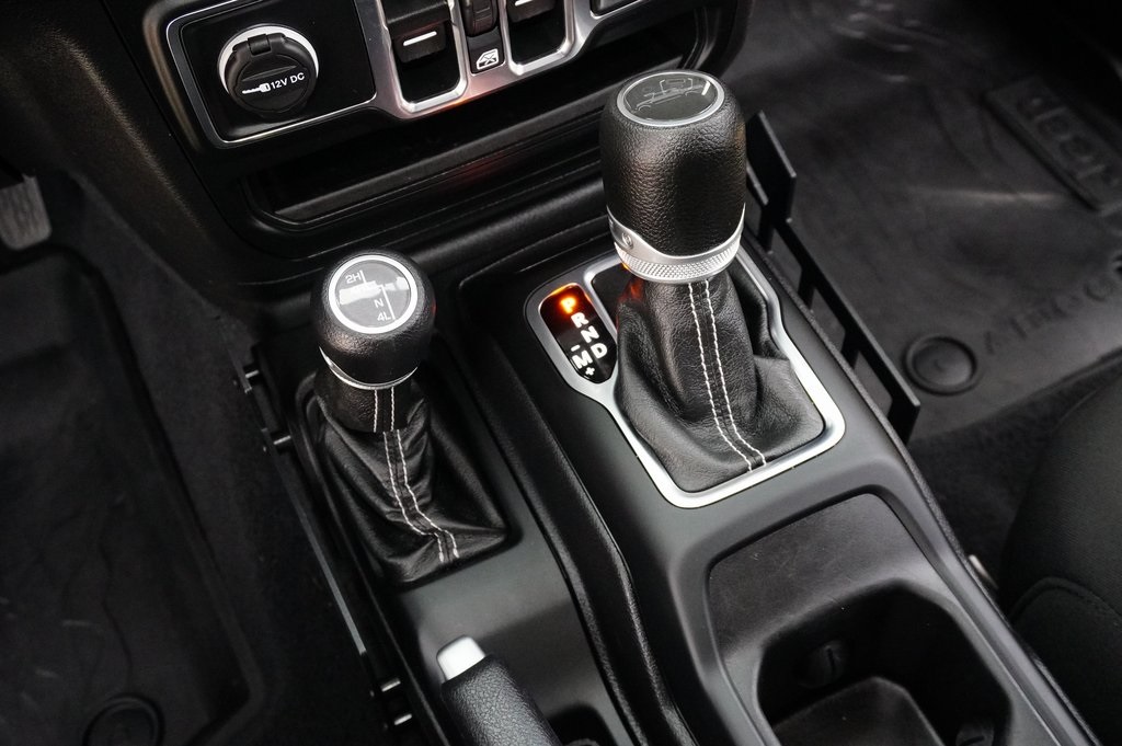 Used Car 2020 Jeep Gladiator  Overland For Sale Under $30,000 In Weatherford, Texas