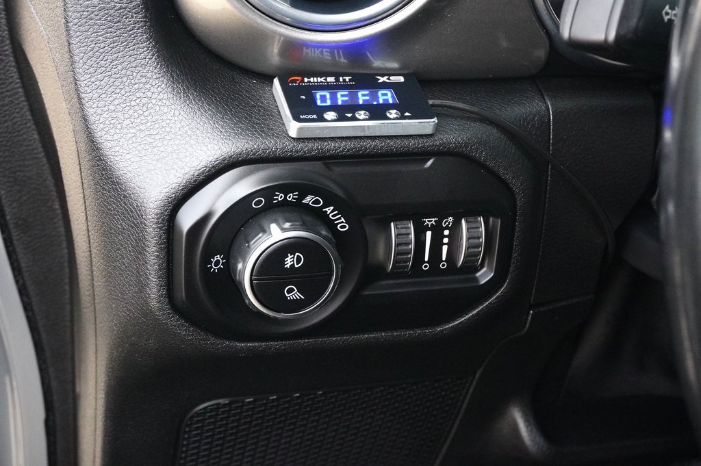 Used Car 2020 Jeep Gladiator  Overland For Sale Under $30,000 In Weatherford, Texas