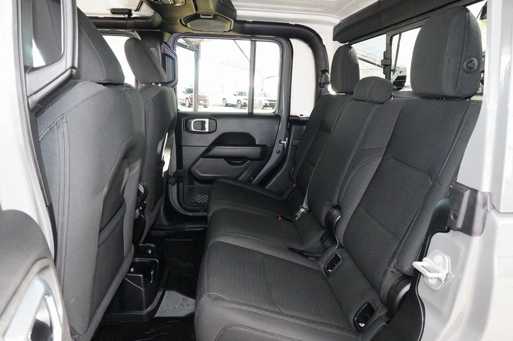 Used Car 2020 Jeep Gladiator  Overland For Sale Under $30,000 In Weatherford, Texas