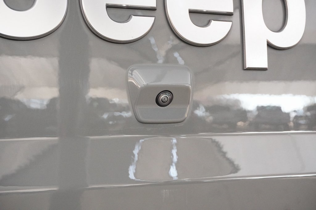 Used Car 2020 Jeep Gladiator  Overland For Sale Under $30,000 In Weatherford, Texas