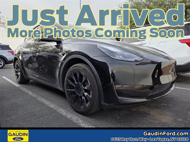 2025 Tesla Model Y Long Range's photo