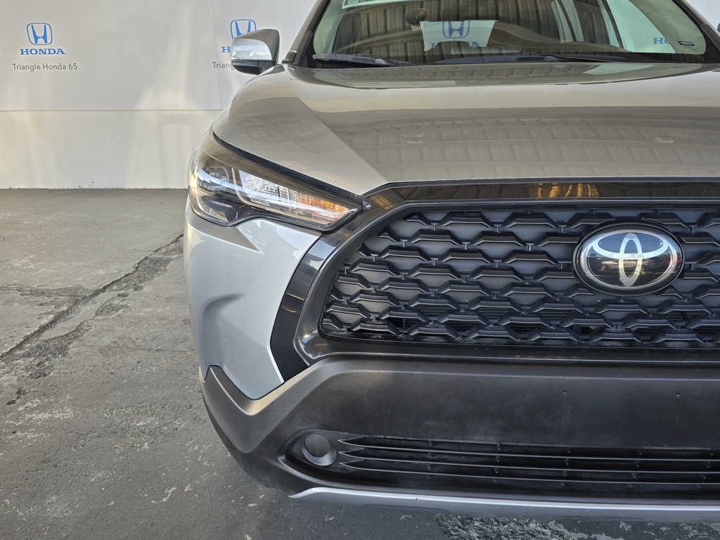 Thumbnail: 2023 Toyota Corolla Cross - 32