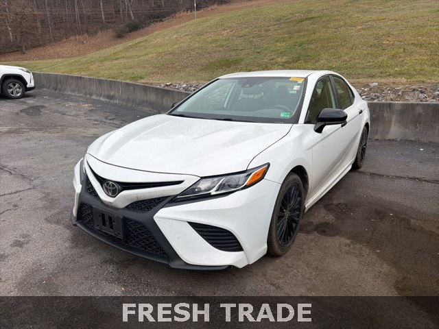 2020 Toyota Camry SE AWD