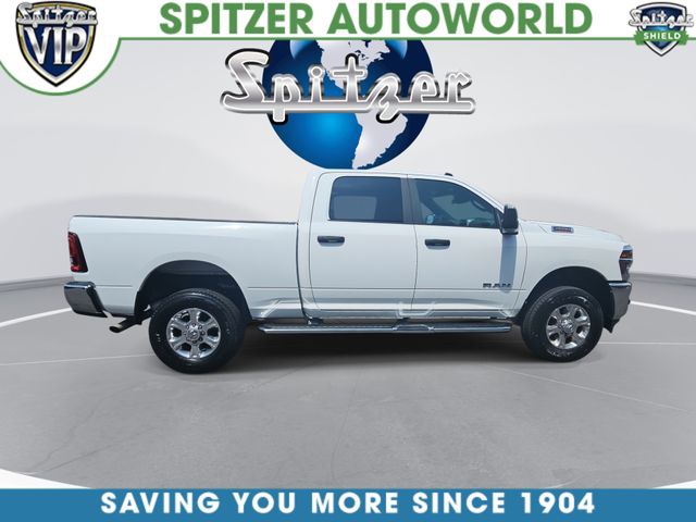 Bright White Clearcoat 2026 RAM 2500 Pickup Truck Four-Wheel Drive 8-Speed Automatic
