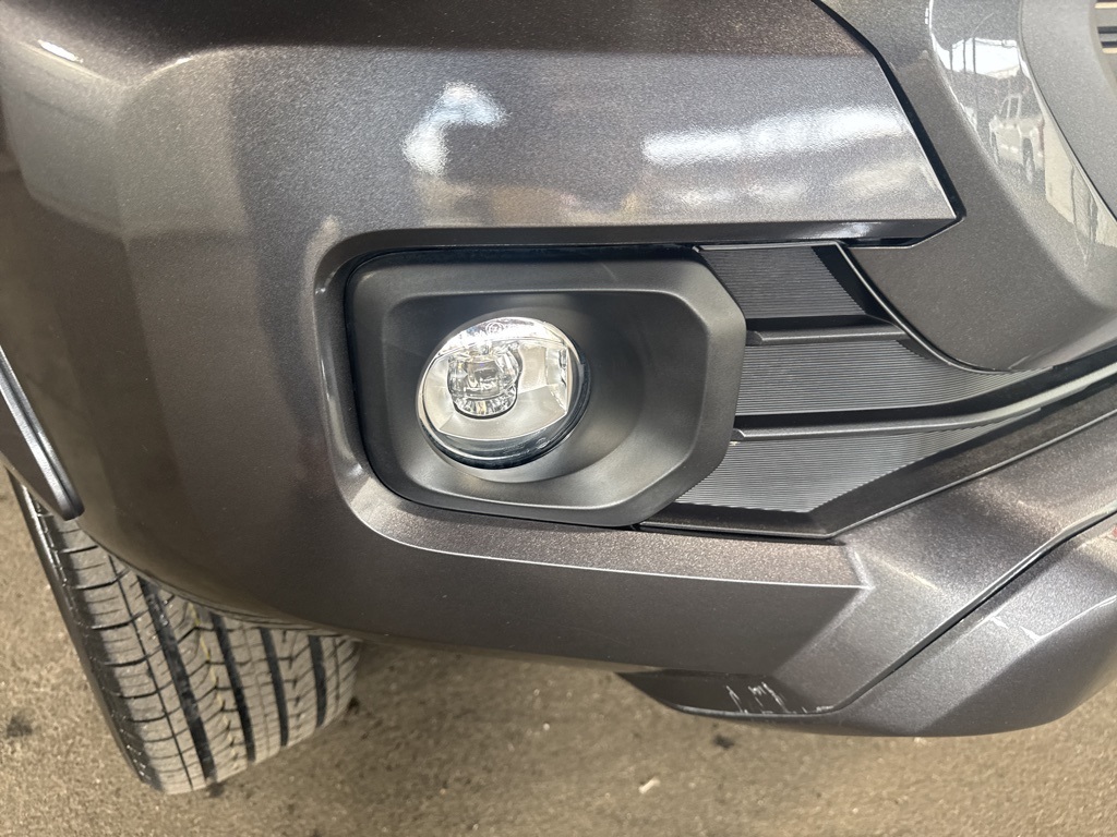 Thumbnail: 2021 Toyota Tacoma - 13