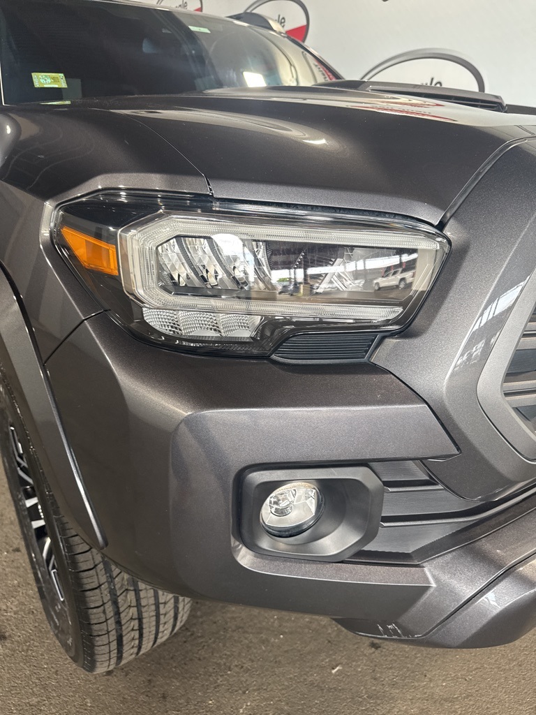 Thumbnail: 2021 Toyota Tacoma - 14