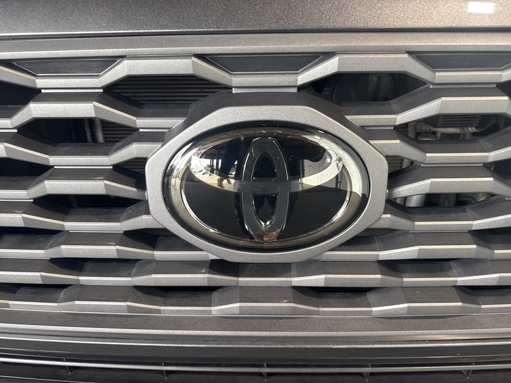 Thumbnail: 2021 Toyota Tacoma - 16