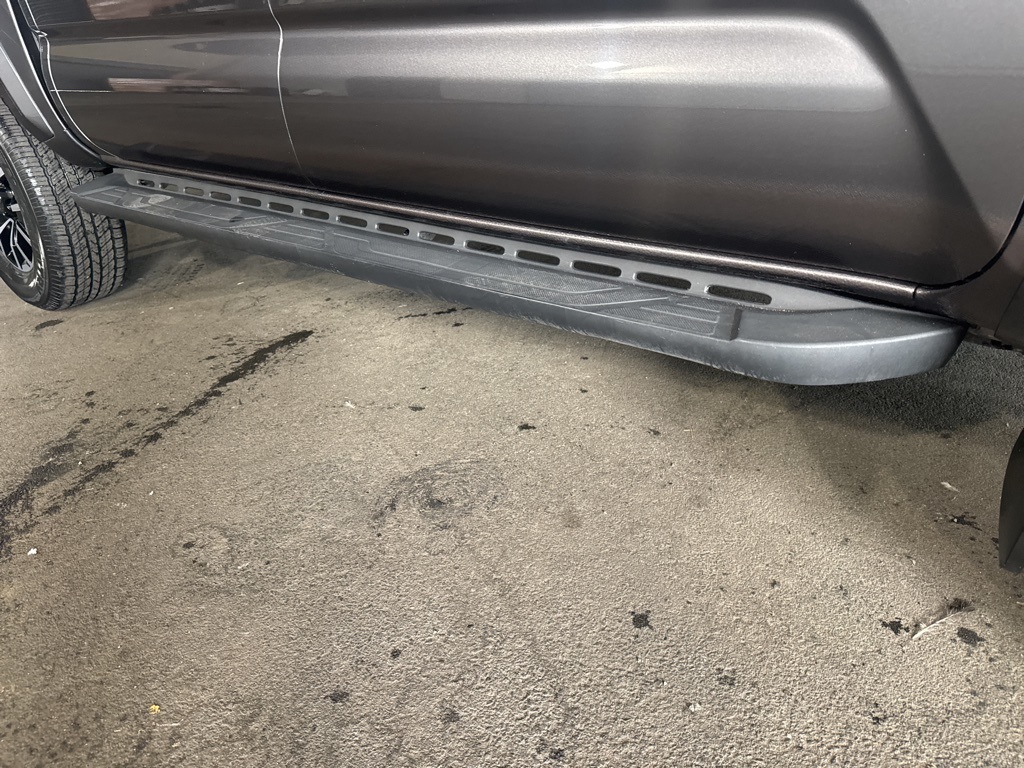 Thumbnail: 2021 Toyota Tacoma - 8
