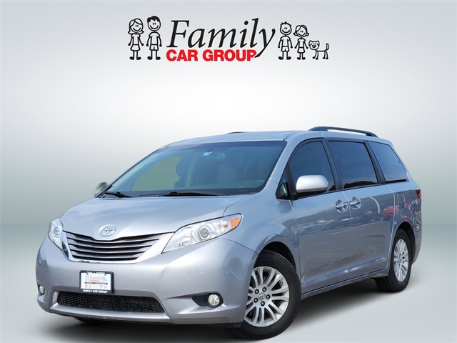 2017 Toyota Sienna XLE Premium 8-Passenger FWD