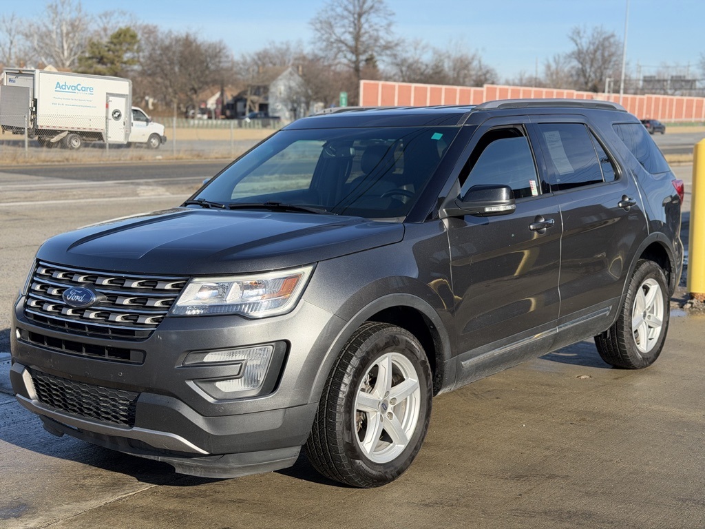 2017 Ford Explorer XLT's photo