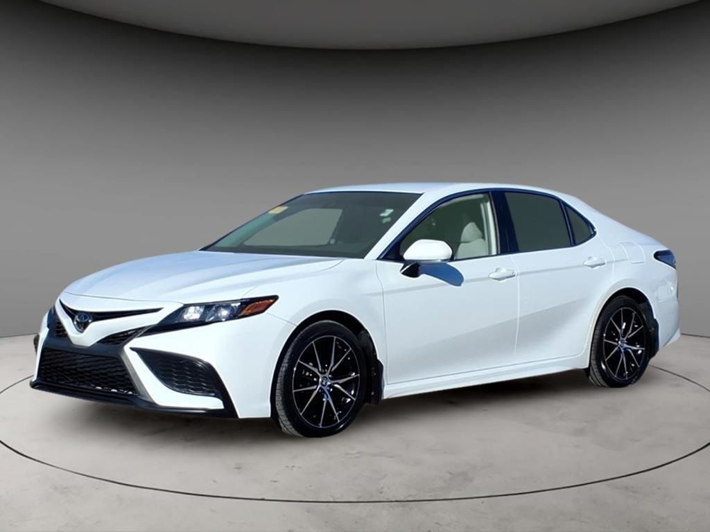 2022 Toyota Camry SE AWD