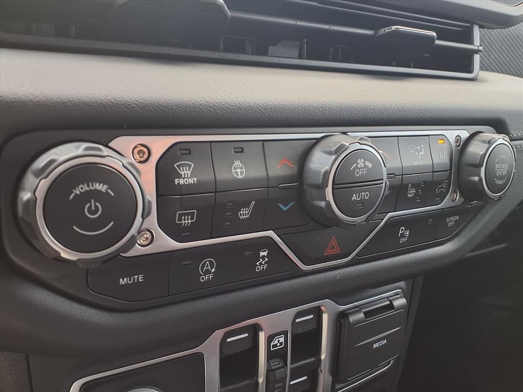 2025 Jeep Wrangler Rubicon X - 9