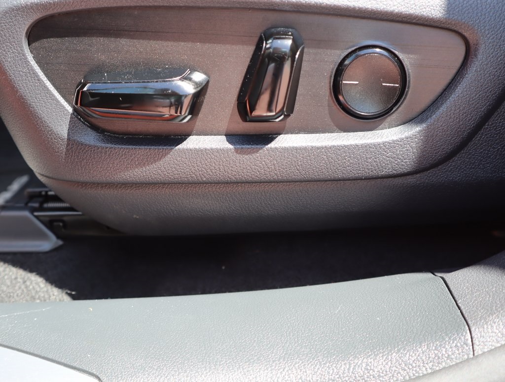 Thumbnail: 2023 Lexus RX - 25