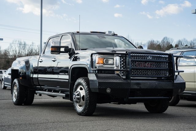 2015 GMC Sierra 3500HD Denali Crew Cab LB DRW 4WD