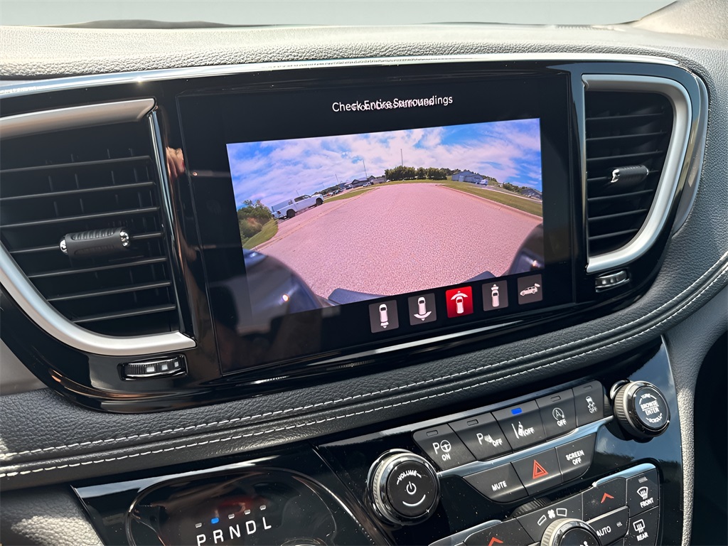 2025 Chrysler Pacifica
