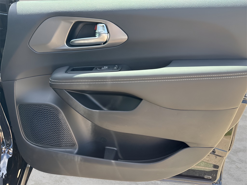 2025 Chrysler Pacifica