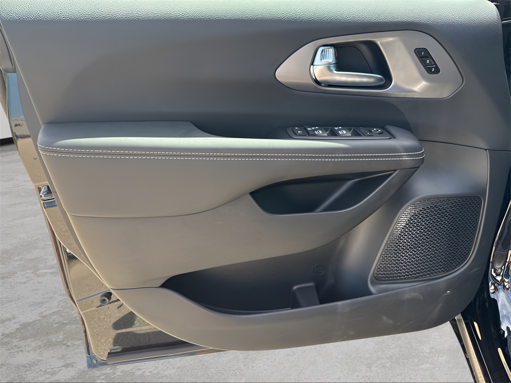 2025 Chrysler Pacifica