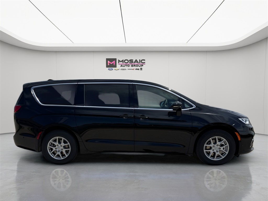 2025 Chrysler Pacifica