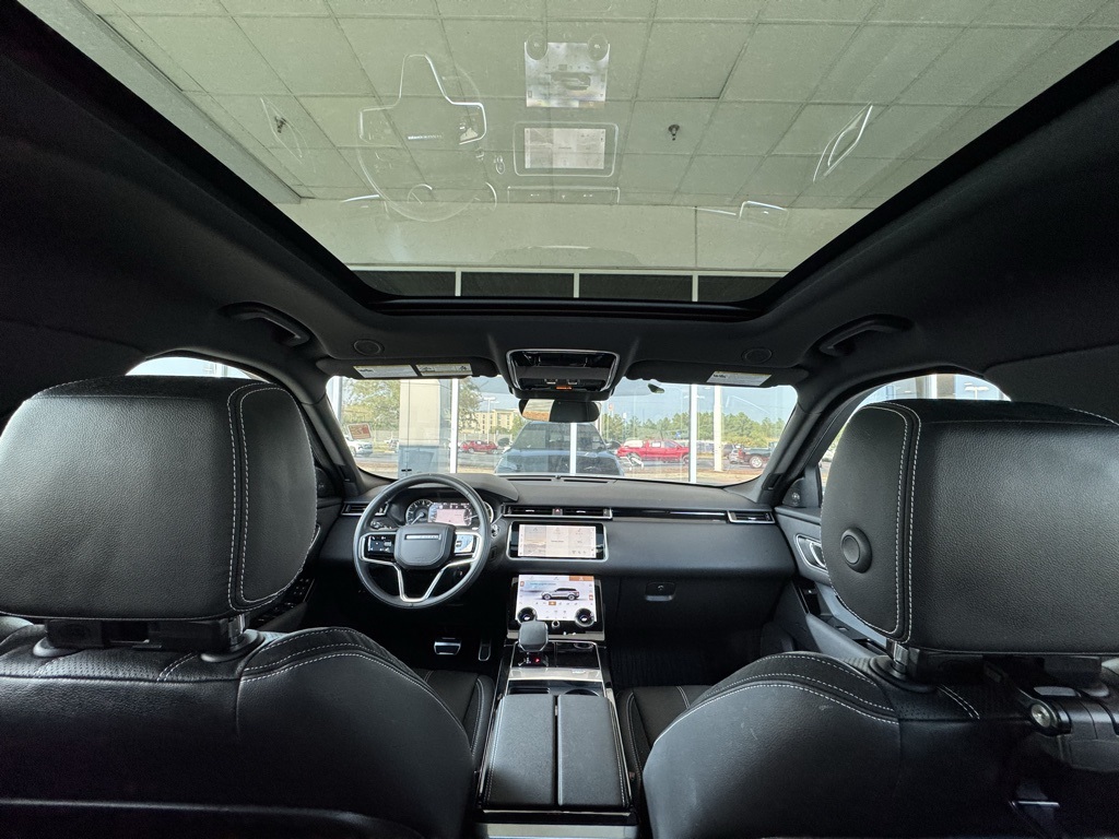 2023 Land Rover Range Rover R-Dynamic S photo 2