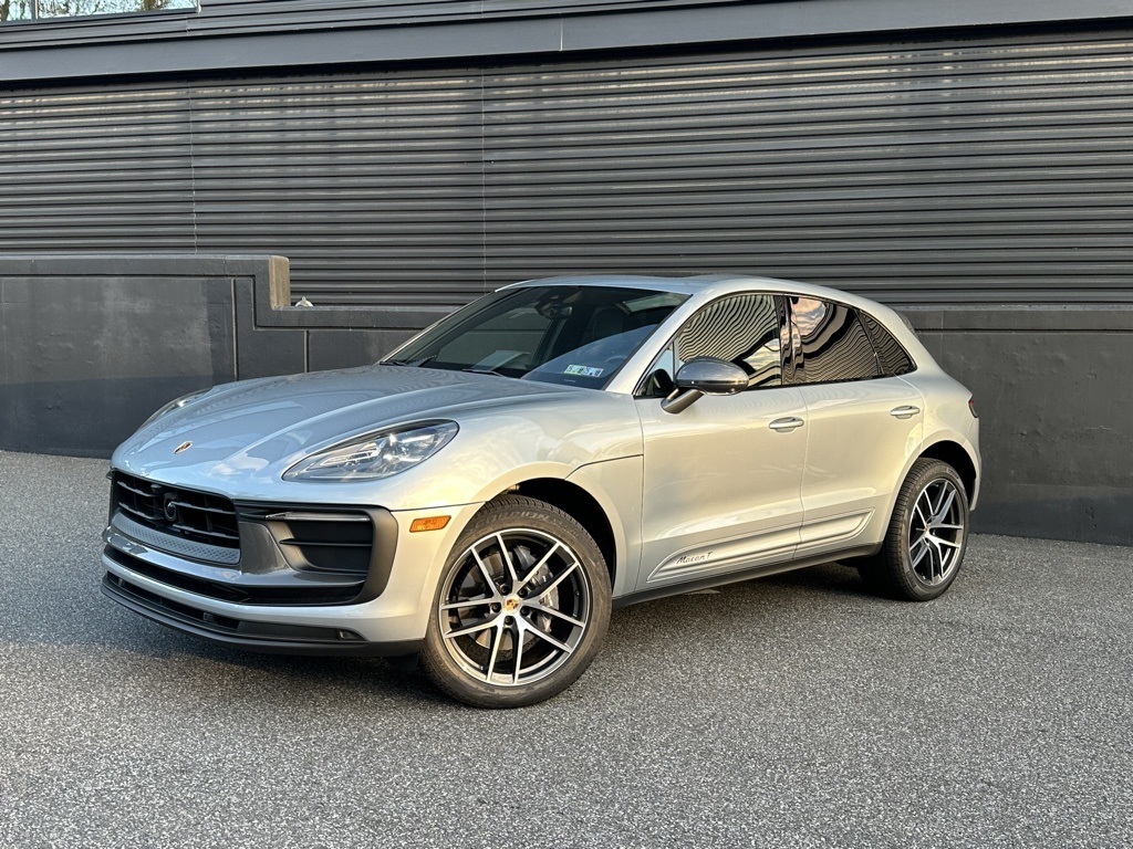 /2025 Porsche Macan