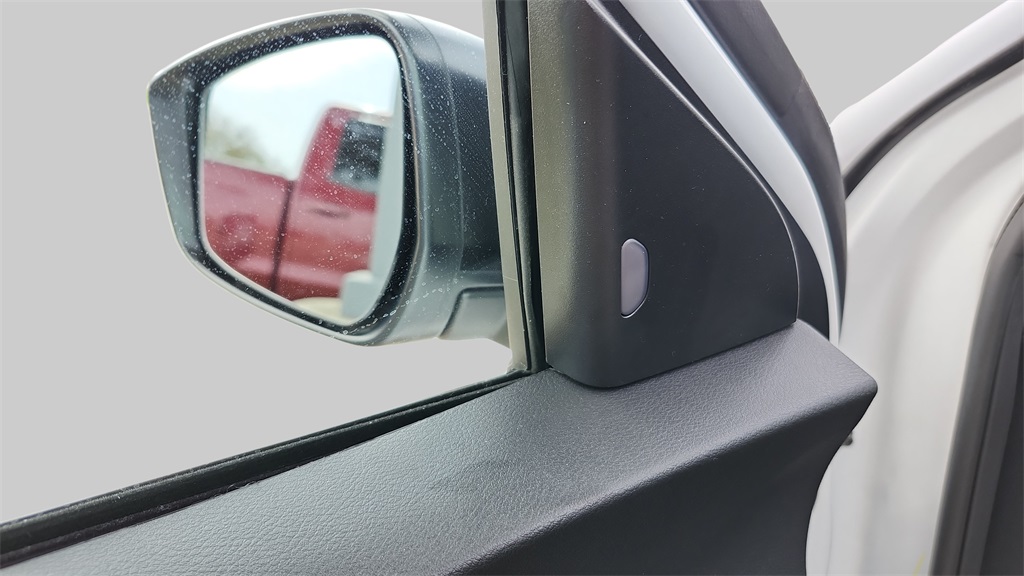 2025 Nissan Kicks Play