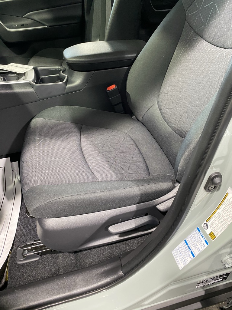 Thumbnail: 2025 Toyota RAV4 - 30