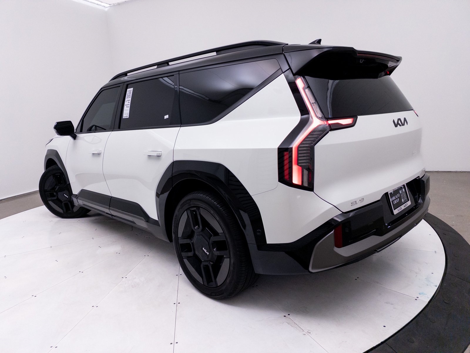 Used 2024 Kia Ev9 GT-Line with VIN KNDAEFS50R6023967 for sale in Scottsdale, AZ