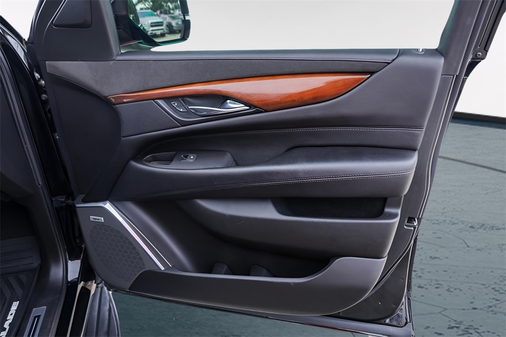 Used Car 2019 Cadillac Escalade  Luxury For Sale Under $35,000 In Austin, Texas