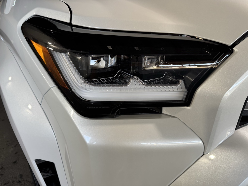 Thumbnail: 2025 Toyota 4Runner - 10