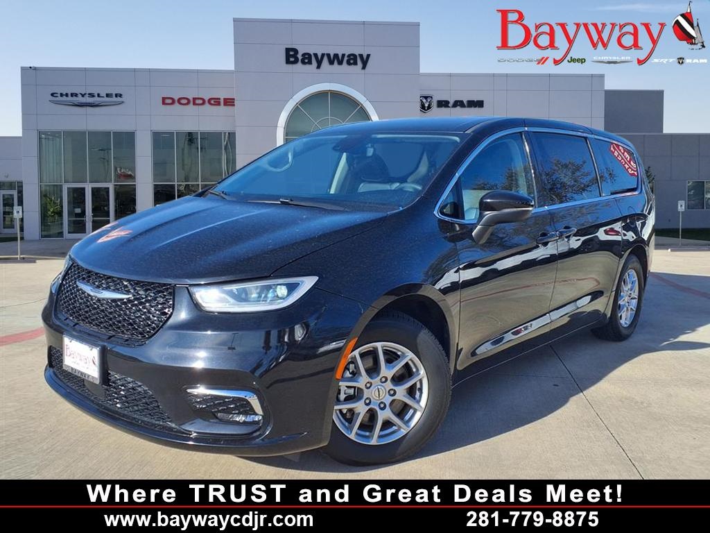 2023 Chrysler Pacifica Touring L Black at Mac Haik CDJR North Houston