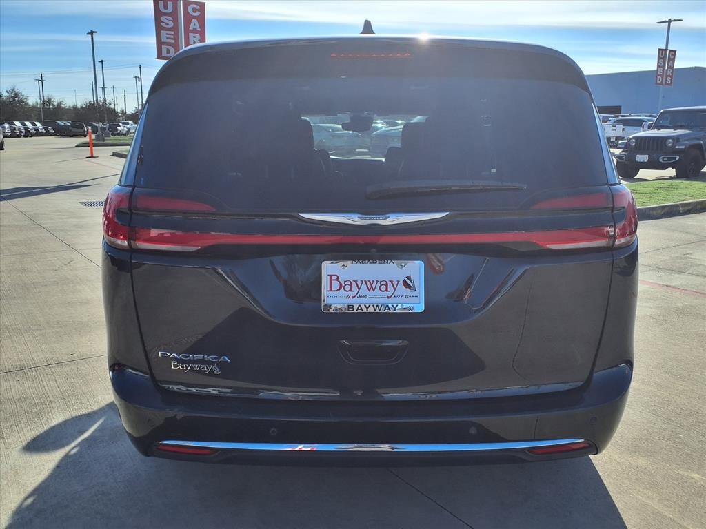 2023 Chrysler Pacifica Touring L Black at Mac Haik CDJR North Houston