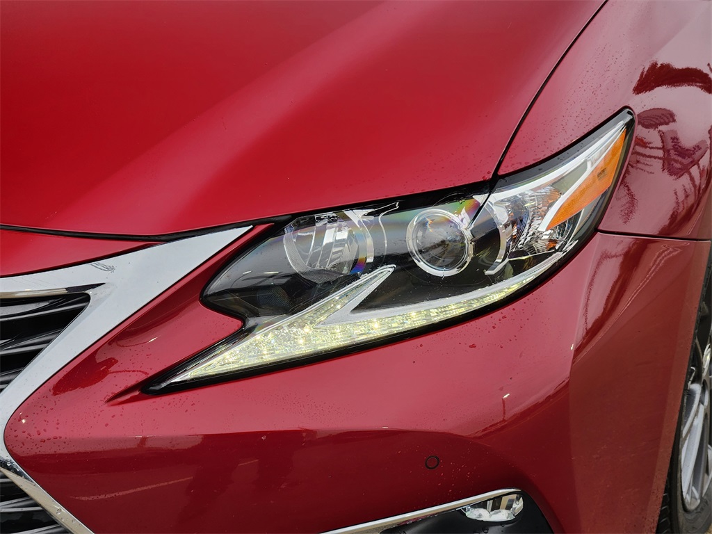 2018 Lexus ES 350 Red at Ultimate Motorsports