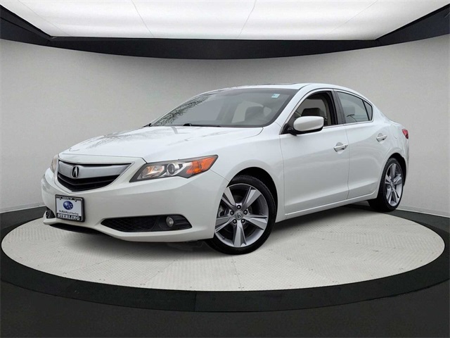 2013 Acura ILX 2.0L FWD with Technology Package