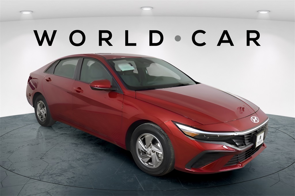2025 Hyundai Elantra SE FWD