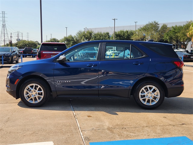 2023 Chevrolet Equinox LS - 3
