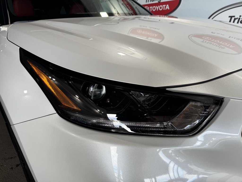 Thumbnail: 2026 Toyota Highlander - 11