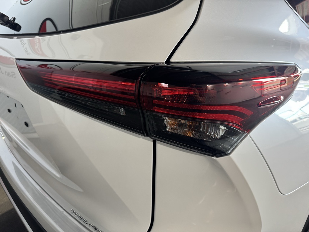 Thumbnail: 2026 Toyota Highlander - 18