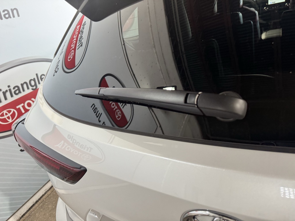 Thumbnail: 2026 Toyota Highlander - 22