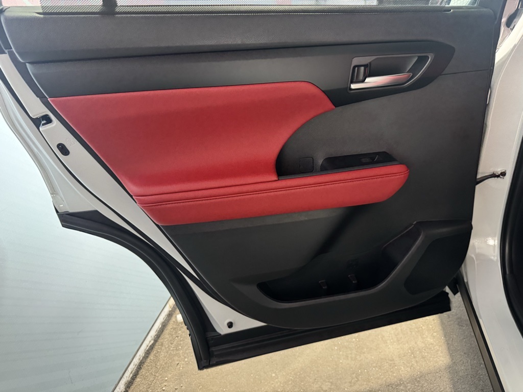 Thumbnail: 2026 Toyota Highlander - 28