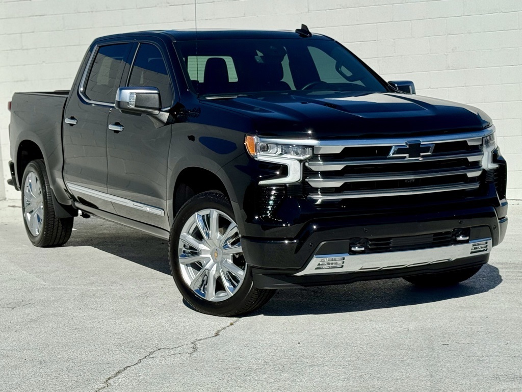 2024 Chevrolet Silverado 1500 High Country photo 2