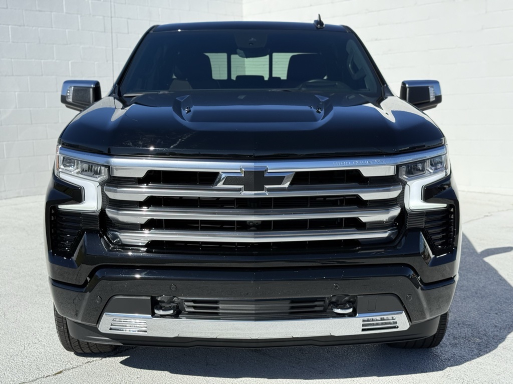 2024 Chevrolet Silverado 1500 High Country photo 3