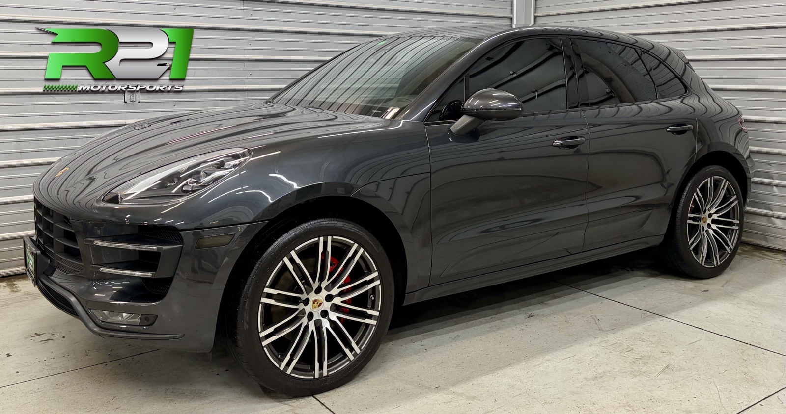 2018 Porsche Macan Turbo's photo