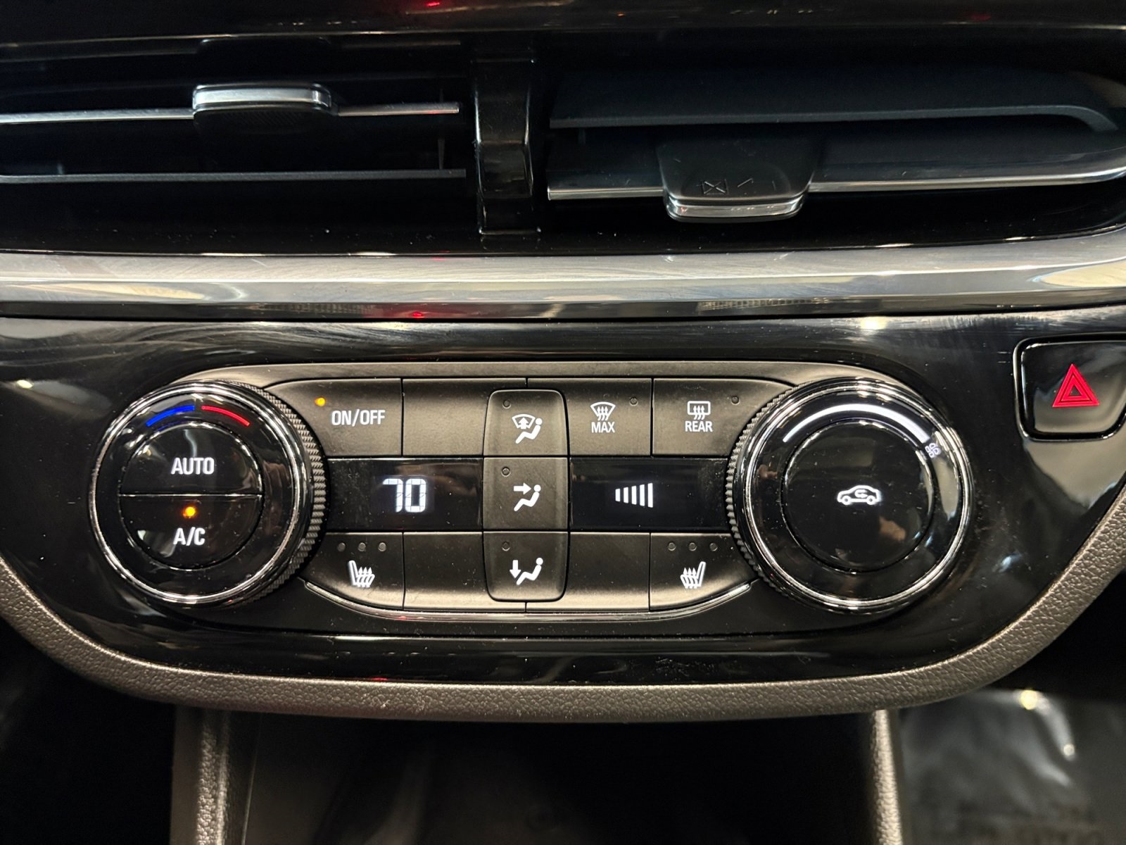 Used Car 2025 Buick Envista  Sport Touring For Sale Under $25,000 In San Antonio, Texas