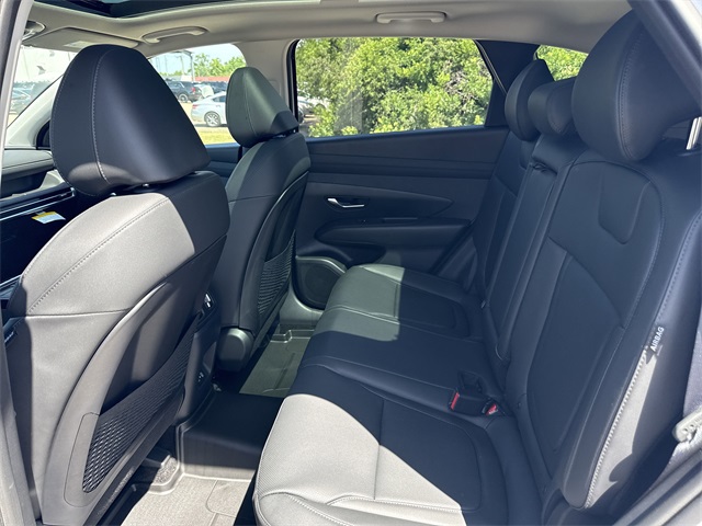 2025 Hyundai Tucson Hybrid SEL Convenience White at Baytown Hyundai