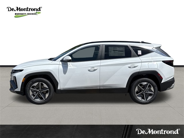 2025 Hyundai Tucson Hybrid SEL Convenience White at Baytown Hyundai