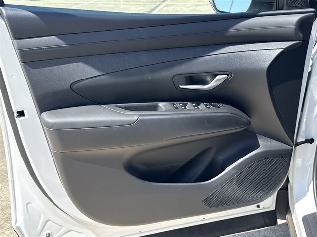 2025 Hyundai Tucson Hybrid SEL Convenience White at Baytown Hyundai