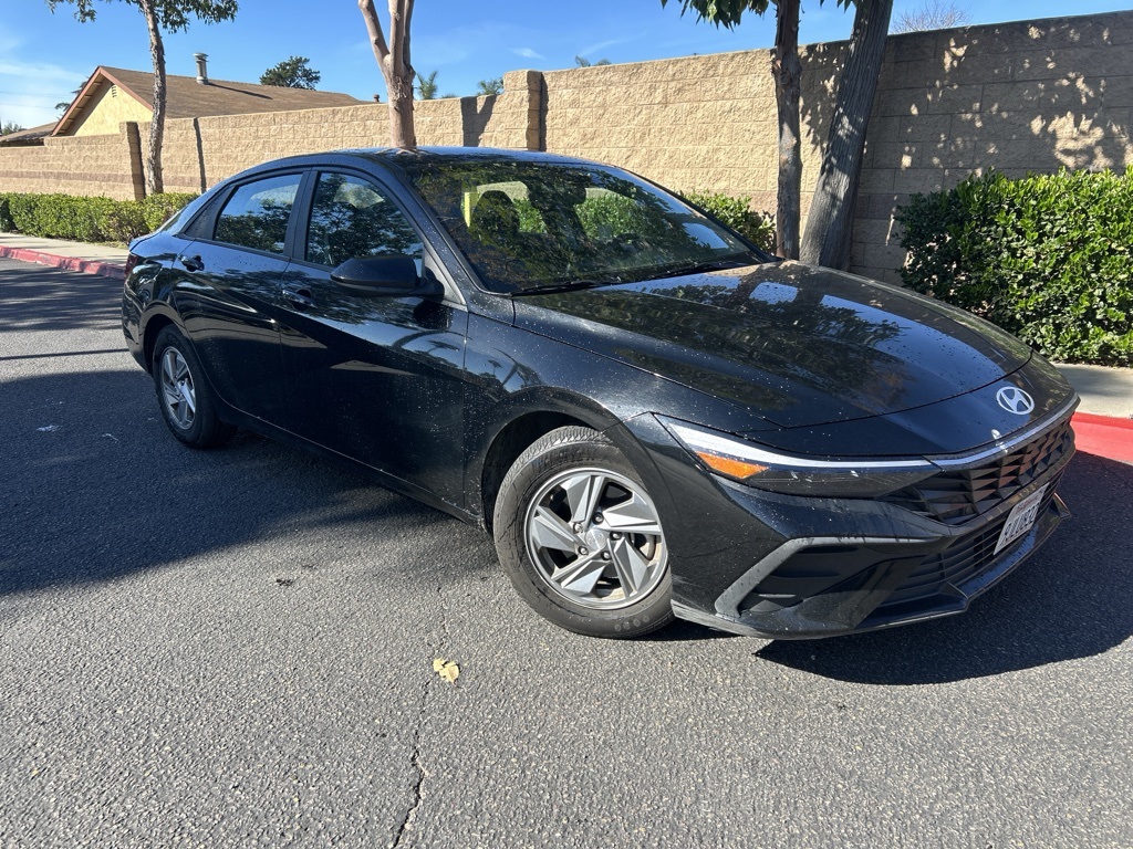 2024 Hyundai Elantra SE