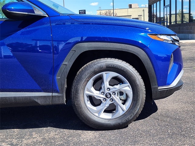 2024 Chevrolet Silverado 1500 LT photo 7