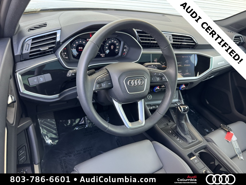2025 Audi Q3 45 TFSI S line Premium photo 3