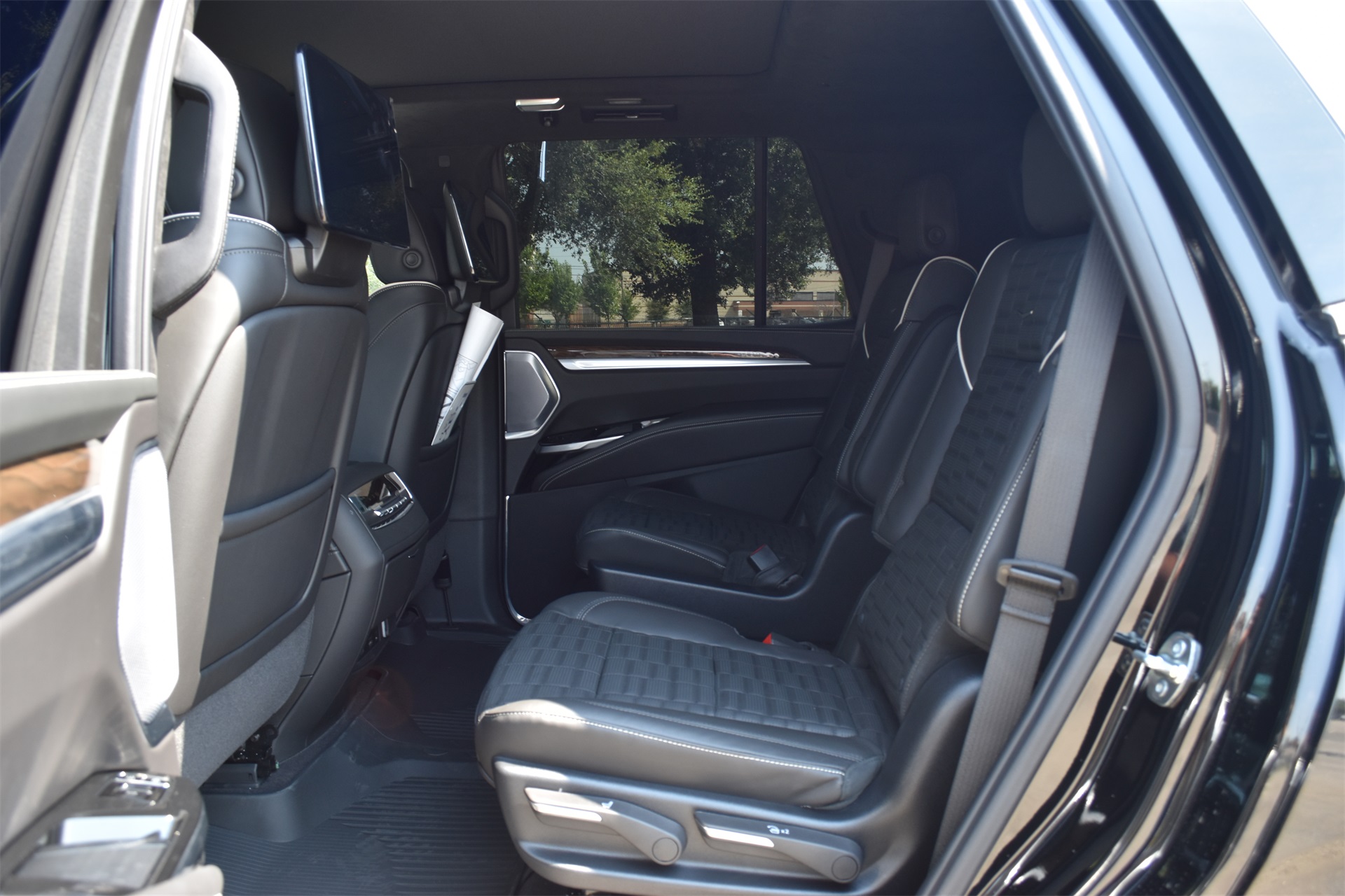 2025 Cadillac Escalade Premium Luxury Platinum Black at Bayway Cadillac Southwest